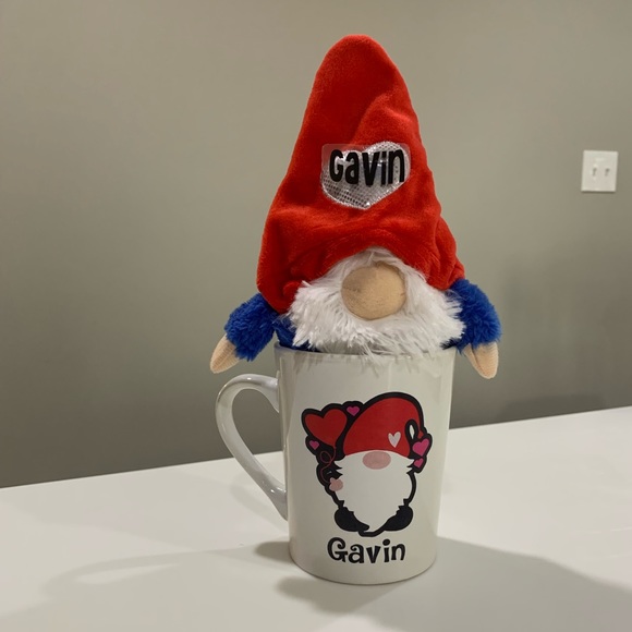 Personalized gnome Valentine’s Day mug and plush - Picture 1 of 2